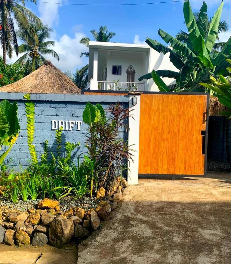Hotel Drift Hideaway à Kuta  Extérieur photo
